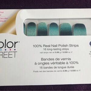 Color Street Blue and Green Nail Polish Strips “Festival of lights”
